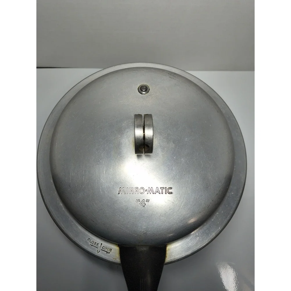 Vintage Mirro-Matic 4Qt Aluminum‎ Stovetop Pressure Cooker USA W Weights, Insert